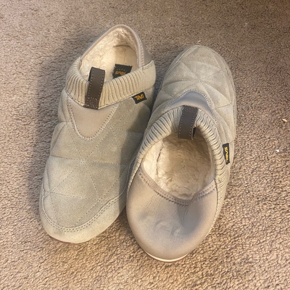 Teva ReEMBER Men’s Slip On Slippers Fur Lined Grey - Picture 3 of 4